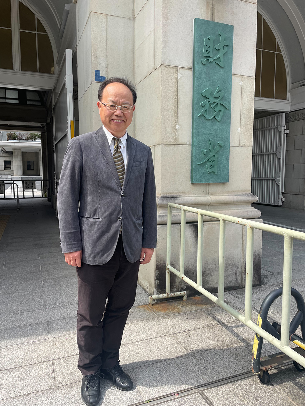 第77代岡山県議会議長､文教委員会委員
